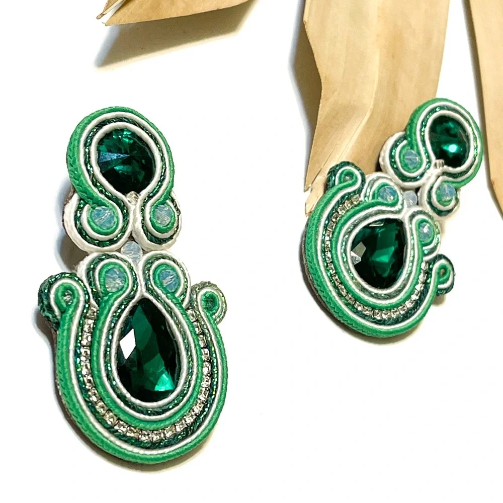 Anthropologie | Faux Diamond earrings | green | Costume Jewelry - Picture 4 of 5